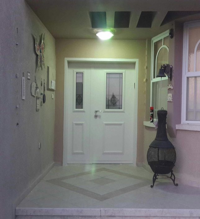 דלתות כניסה בצפון