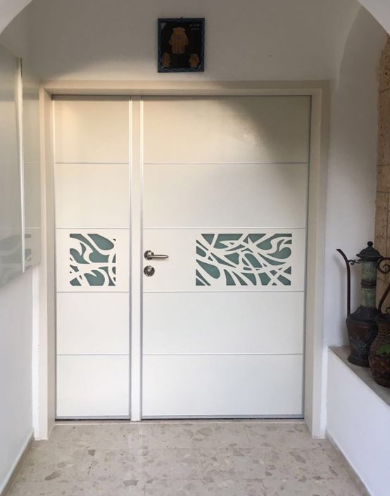 דלתות כניסה בעכו