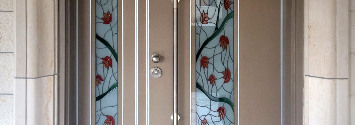 דלת פלדיניום כנף וחצי חלונות ויטראז׳