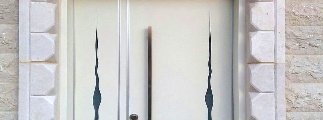 דלת כנף וחצי מסדרת פלדיניום בעיצוב מודרני חדשני