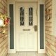 דלת כניסה בעיצוב יחודי משלים הכולל יחידות צד משני צידי הדלת